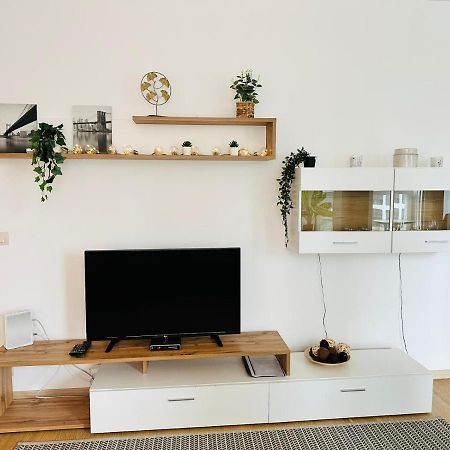 Apartments05 In New Building With Free Parking Panorama City - Amazing View Close To Old Town Bratislava Buitenkant foto