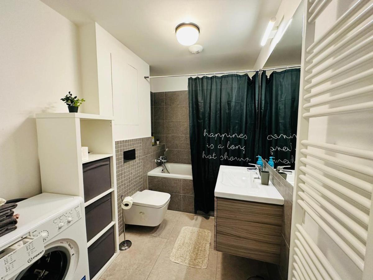 Apartments05 In New Building With Free Parking Panorama City - Amazing View Close To Old Town Bratislava Buitenkant foto
