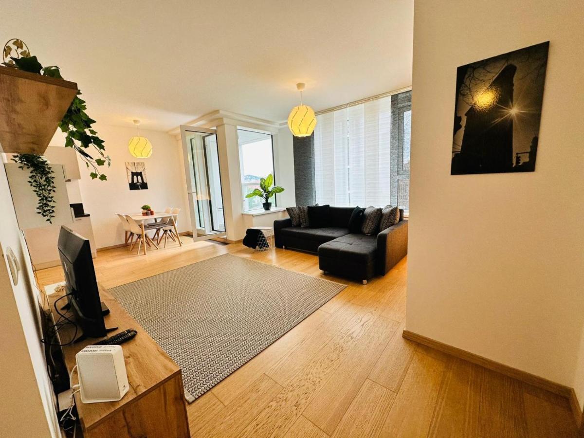 Apartments05 In New Building With Free Parking Panorama City - Amazing View Close To Old Town Bratislava Buitenkant foto